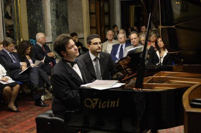 Marco Grilli esegue "Percorsi" del compositore Francesco Marino